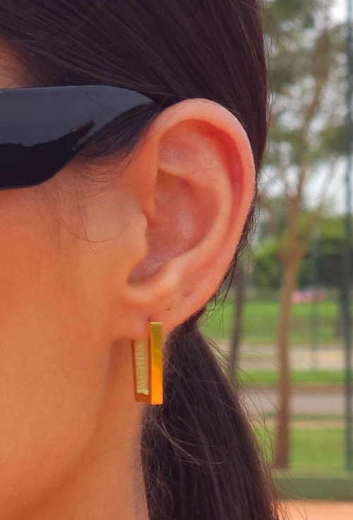 BRINCO RETANGULAR LISO EM AÇO INOX DOURADO BM2101-AD