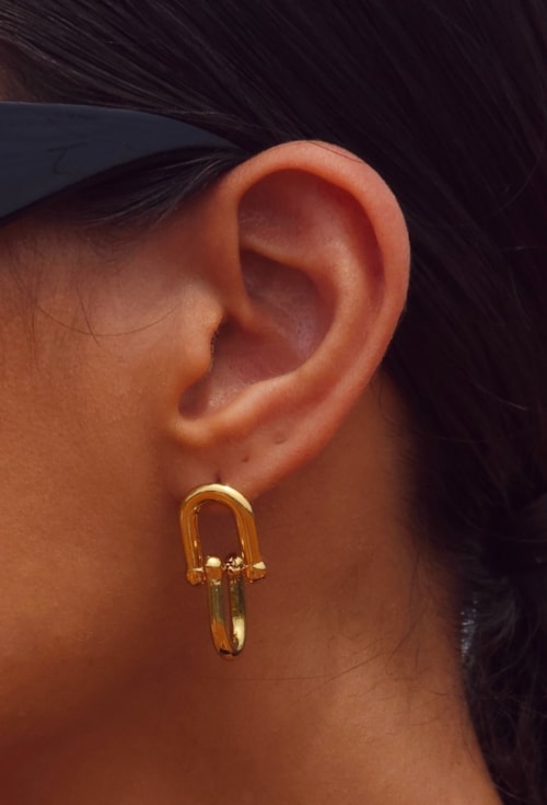 BRINCO U MODERNO EM AÇO DOURADO BM2130-AD