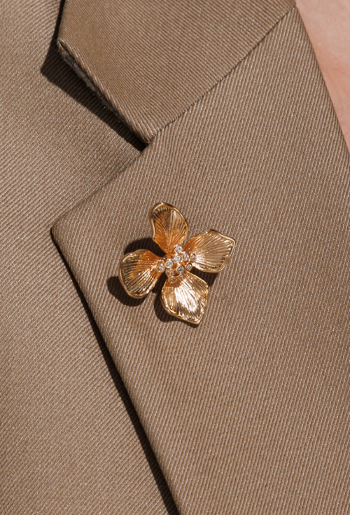 BROCHE FLOR TEXTURIZADO CRAVEJADO AC017-O BROCHE FLOR TEXTURIZADO CRAVEJADO AC017-O