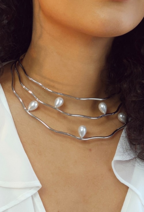 CHOKER ARO TRIPLO COM PÉROLAS GOTA EM RÓDIO CH371-R