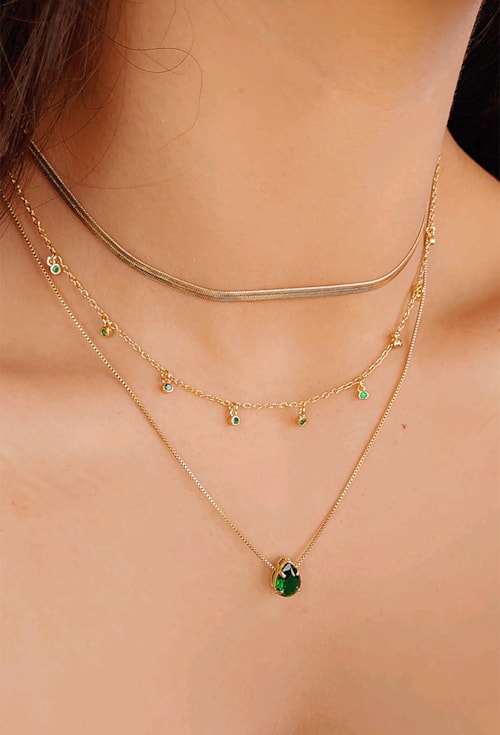 CHOKER COM PONTOS DE LUZ ESMERALDA NO OURO CH230-O CHOKER COM PONTOS DE LUZ ESMERALDA NO OURO CH230-O