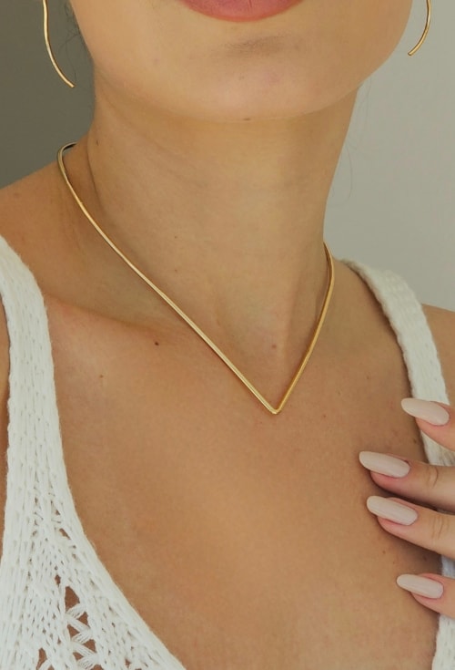 CHOKER DE ARO EM ¨V¨ NO OURO CH320-O