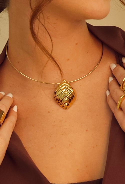 CHOKER DE ARO ORGÂNICA FOLHA  NO OURO CH361-O