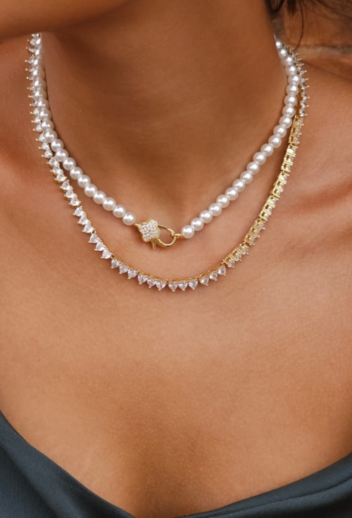 CHOKER DE PÉROLAS COM FECHO CRAVEJADO NO OURO CH339-O CHOKER DE PÉROLAS COM FECHO CRAVEJADO NO OURO CH339-O
