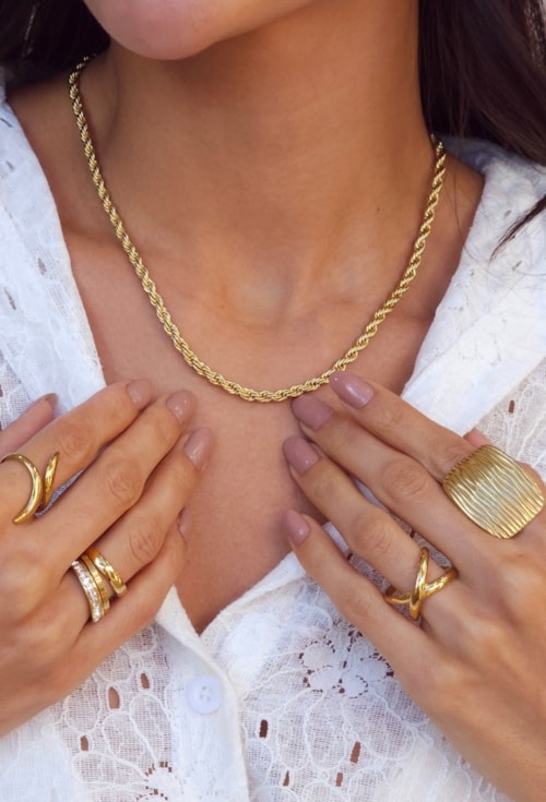 COLAR BAIANO TORCIDO 4MM AÇO INOX DOURADO CO820-AD