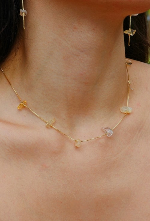 COLAR CASCALHO CITRINO NATURAL NO OURO CO754-O