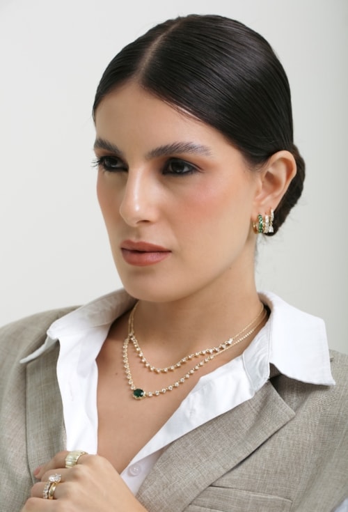 COLAR CRAVEJADO COM PEDRA ESMERALDA OURO CO899-O