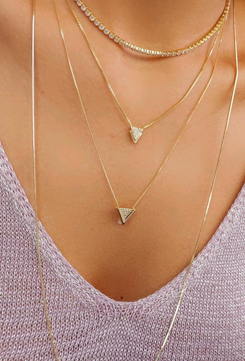 COLAR DE PINGENTE TRIÂNGULO COM MICRO ZIRCÔNIA CO422-O