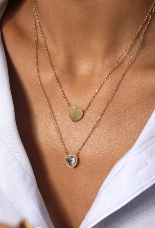 COLAR DUPLO COM CORAÇÃO LISO E CORAÇÃO COM PEDRA AÇO INOX DOURADO CO857-AD