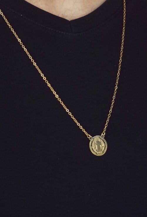 COLAR MASCULINO DUPLO COM MEDALHAS EM AÇO INOX DOURADO CO672-AD