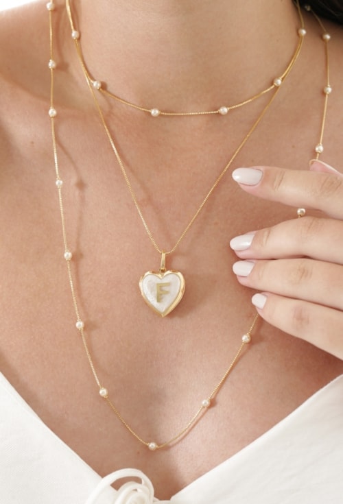 COLAR RELICÁRIO PEROLADO PERSONALIZADO COM INICIAL PP086-O COLAR RELICÁRIO PEROLADO PERSONALIZADO COM INICIAL PP086-O