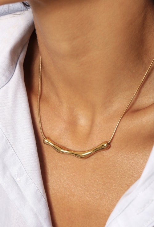 CONJUNTO COM PINGENTE ORGÂNICO E BRINCO BOLINHA AÇO INOX DOURADO CJ185-AD