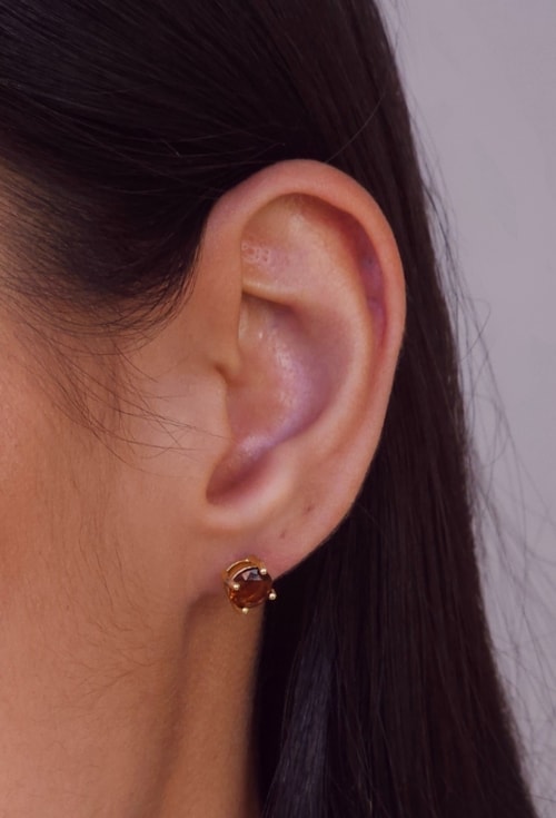 CONJUNTO DOURADO COM PEDRA TOPÁZIO MARROM REDONDA CJ160-O