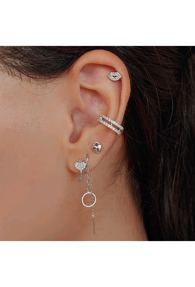 Piercing boca com zircônias no ródio