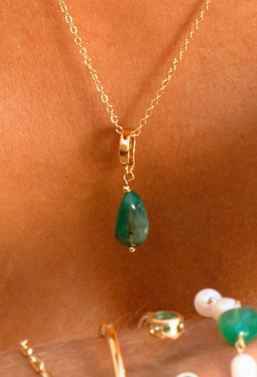 PINGENTE COM PEDRA ÁGATA VERDE BANHADO A OURO PG207-O