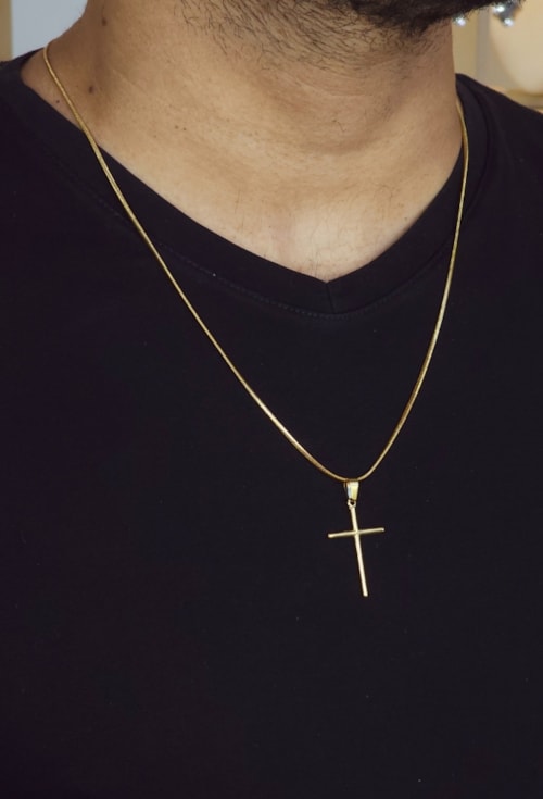 PINGENTE CRUCIFIXO FINO EM AÇO DOURADO PG166-AD