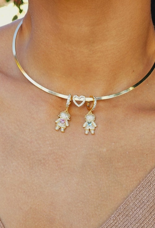 PINGENTE MENINA CRAVEJADO NO OURO PG023-O PINGENTE MENINA CRAVEJADO NO OURO PG023-O