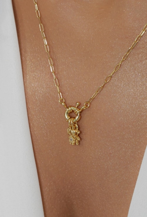 PINGENTE MENINA DELICADO OURO PG171-O