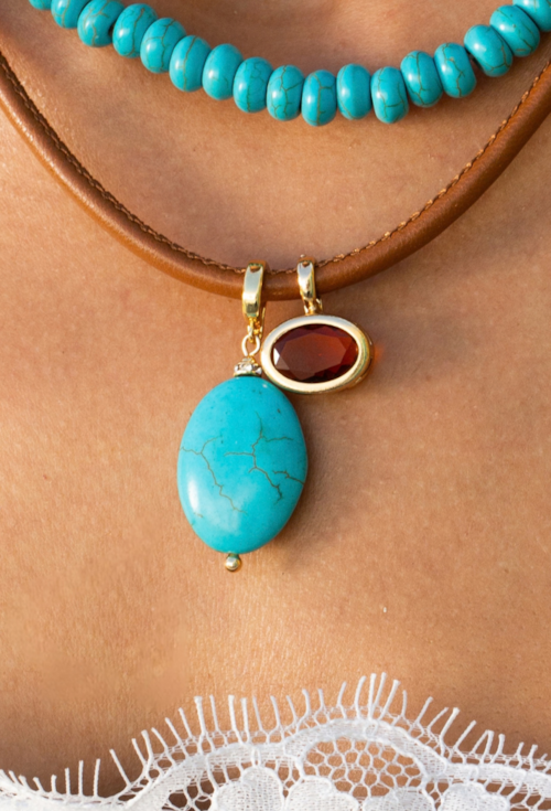 PINGENTE OVAL COM PEDRA TURQUESA BANHADO A OURO PG209-O