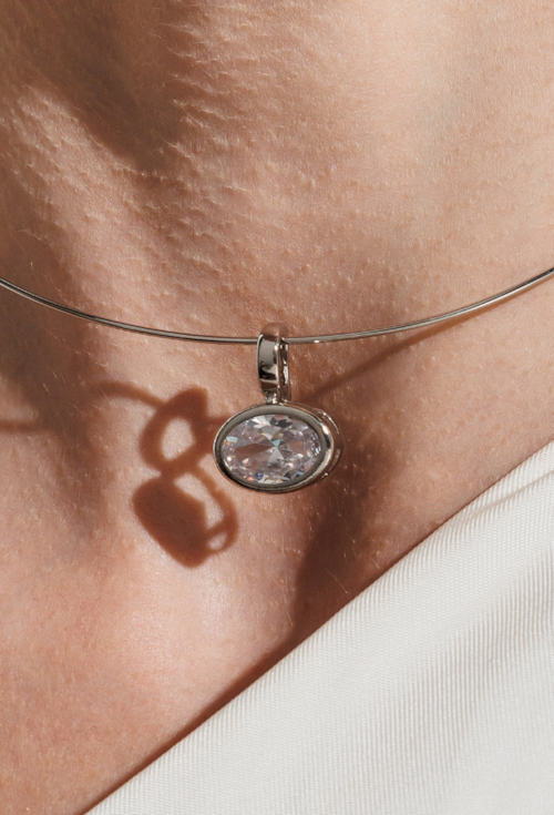 PINGENTE OVAL COM ZIRCÔNIA CRISTAL EM RÓDIO PG183-R