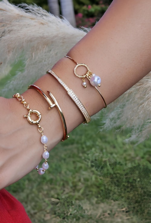 PULSEIRA DE ELOS E PÉROLAS COM FECHO BÓIA FRONTAL PM323-O PULSEIRA DE ELOS E PÉROLAS COM FECHO BÓIA FRONTAL PM323-O