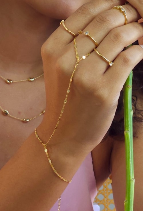 PULSEIRA DE MÃO COM PEQUENAS MEDALHAS REDONDAS NO OURO PM490-O